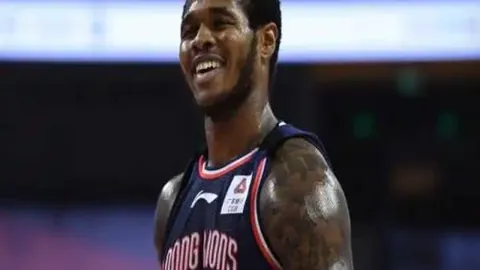 曼联铁心留阿玛德，信心满满融入阿莫林战术体系前景光明。